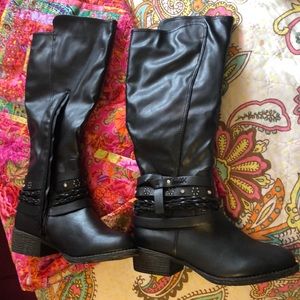 Black Rampage boots